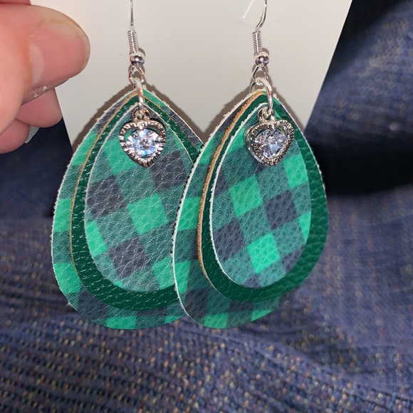 Hand Crafted 🎄 Faux Leather Buffalo Print Dangling Earrings - Picture 5 of 7